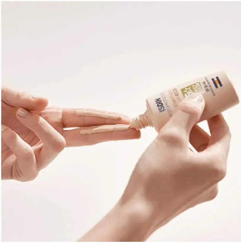 Isdin Fotoprotector Fusion Water Color Light SPF50+ Sunscreen 50mL